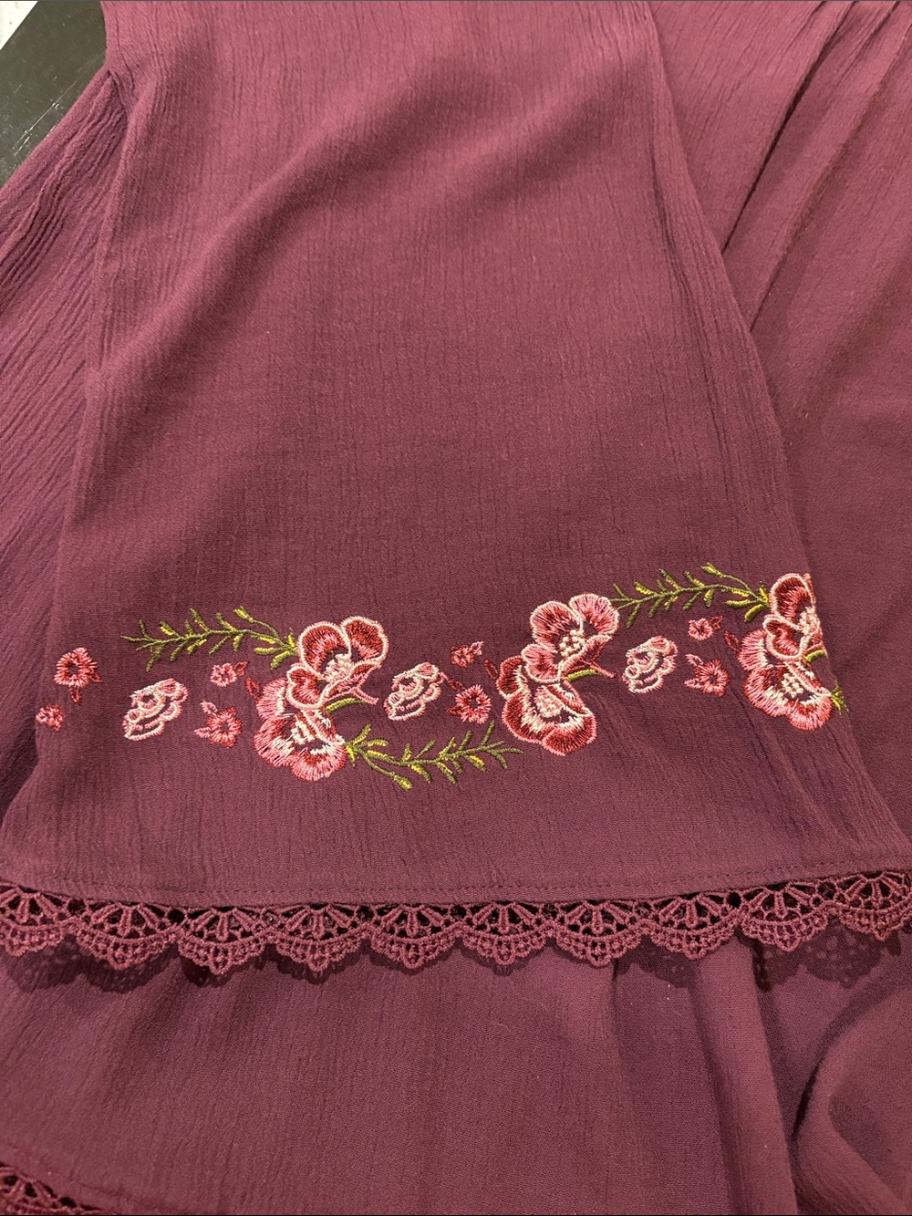 Time and Tru Burgundy Long-Sleeve Tunic Top with Floral Embroidered Cuffs Large - Picture 4 of 6